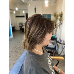 白髪を活かすアンブレラカラーで叶う大人の白髪ぼかし