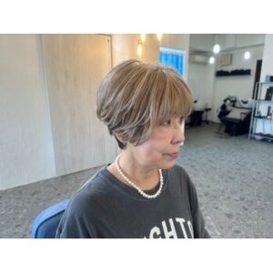 白髪を活かすアンブレラカラーで叶う大人の白髪ぼかし